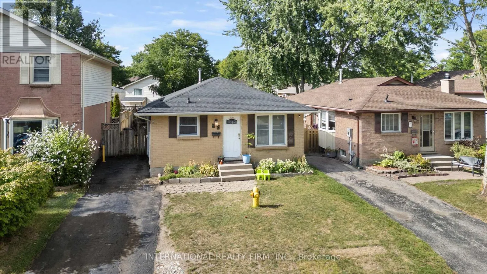 47 SPEIGHT CRESCENT