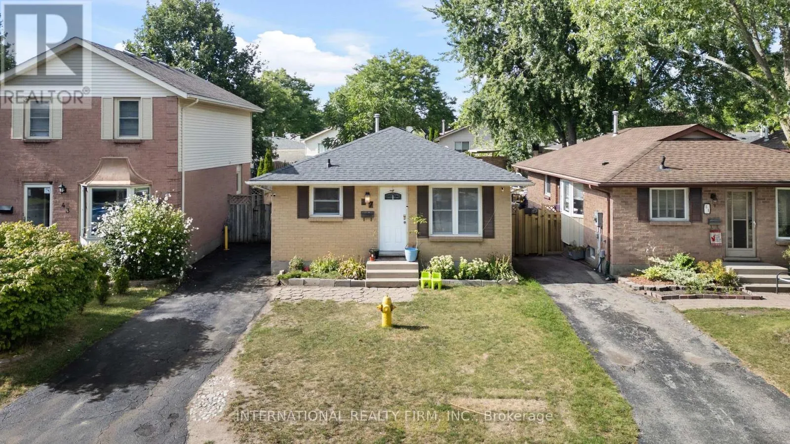 47 SPEIGHT CRESCENT