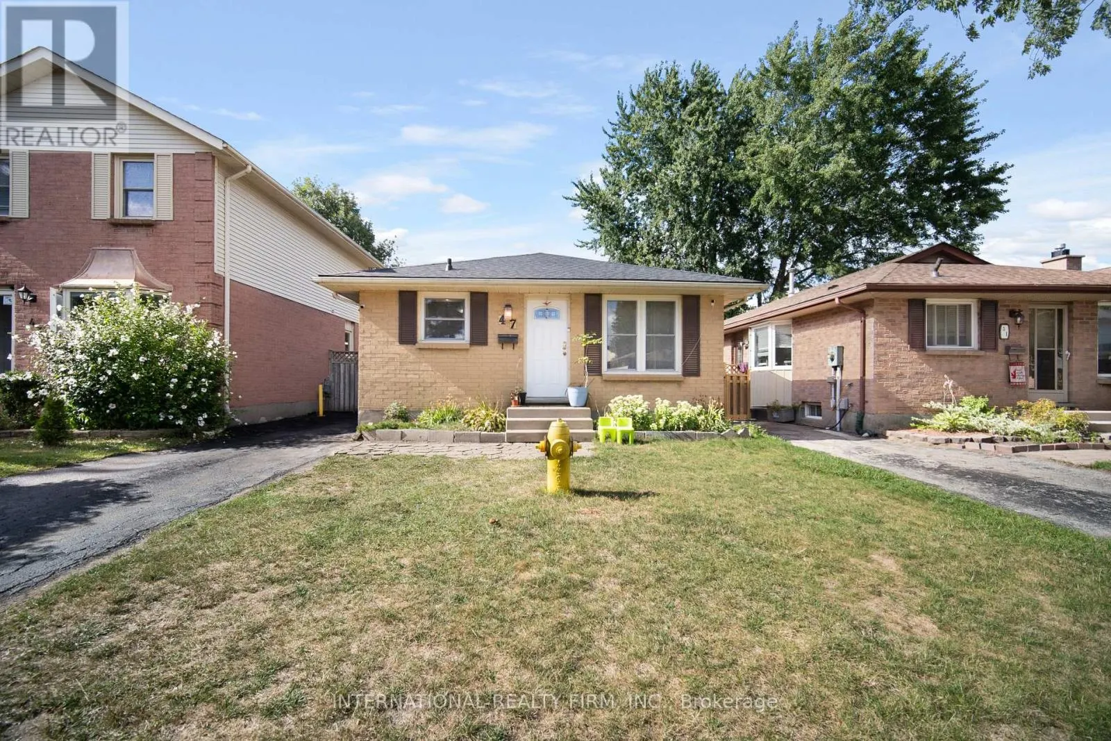 47 SPEIGHT CRESCENT