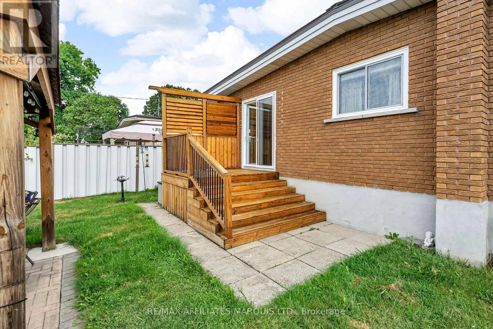 417 BEACH AVENUE