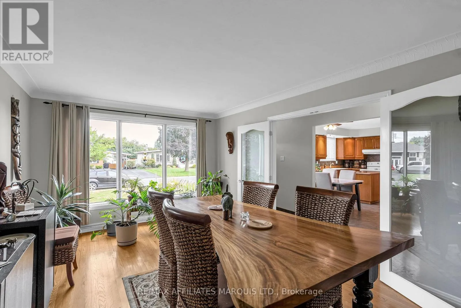417 BEACH AVENUE