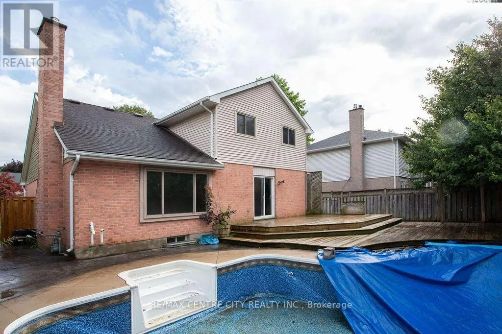 31 COLONIAL CRESCENT