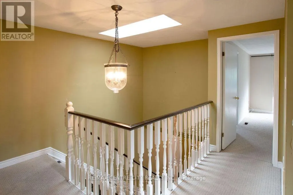 31 COLONIAL CRESCENT