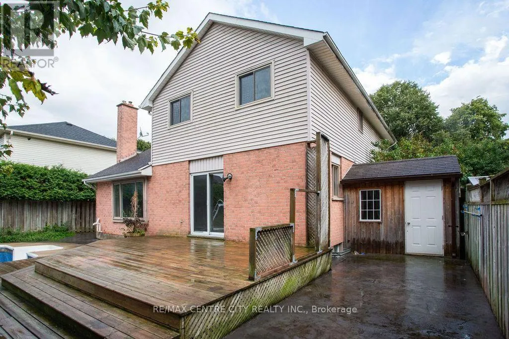 31 COLONIAL CRESCENT