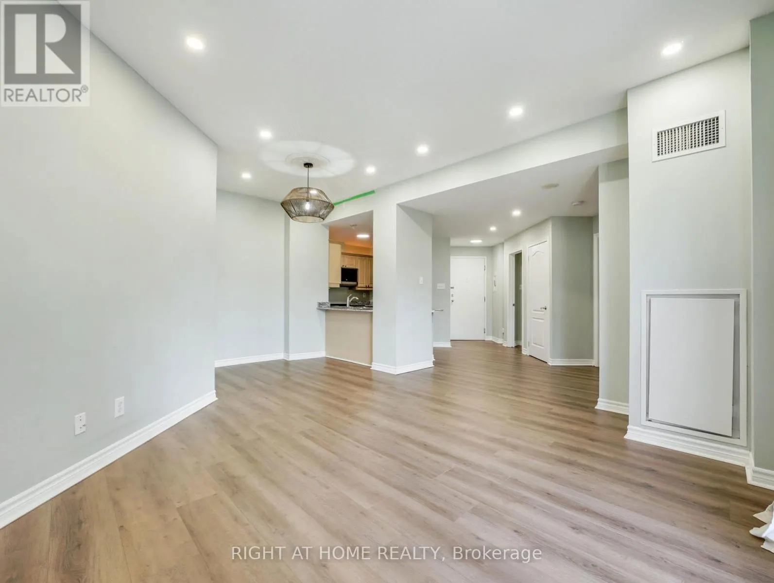 311 - 135 JAMES STREET