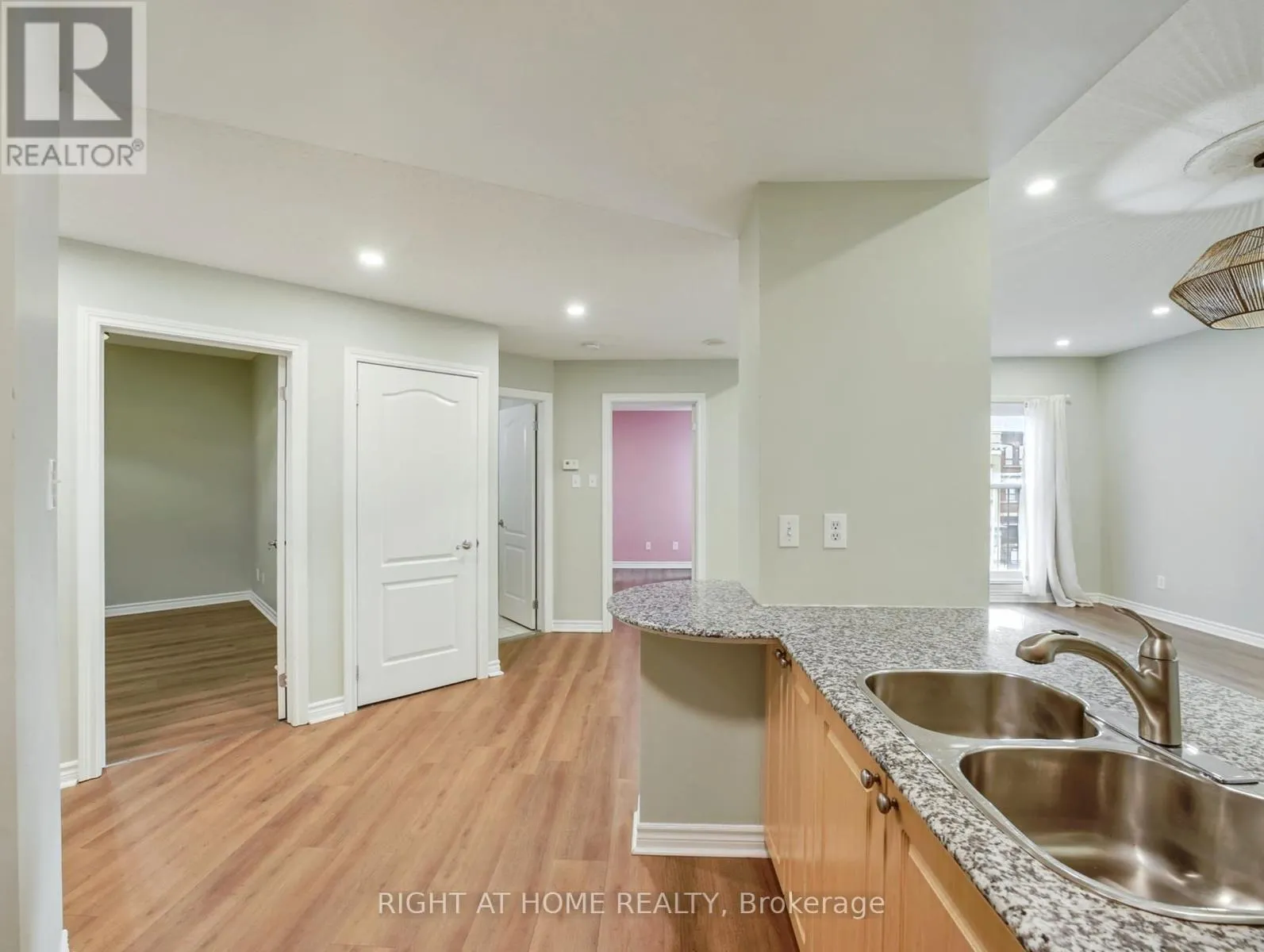 311 - 135 JAMES STREET