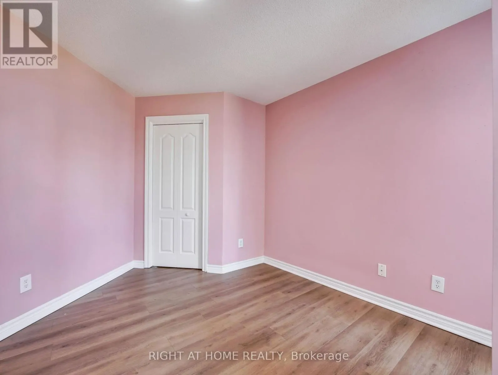 311 - 135 JAMES STREET