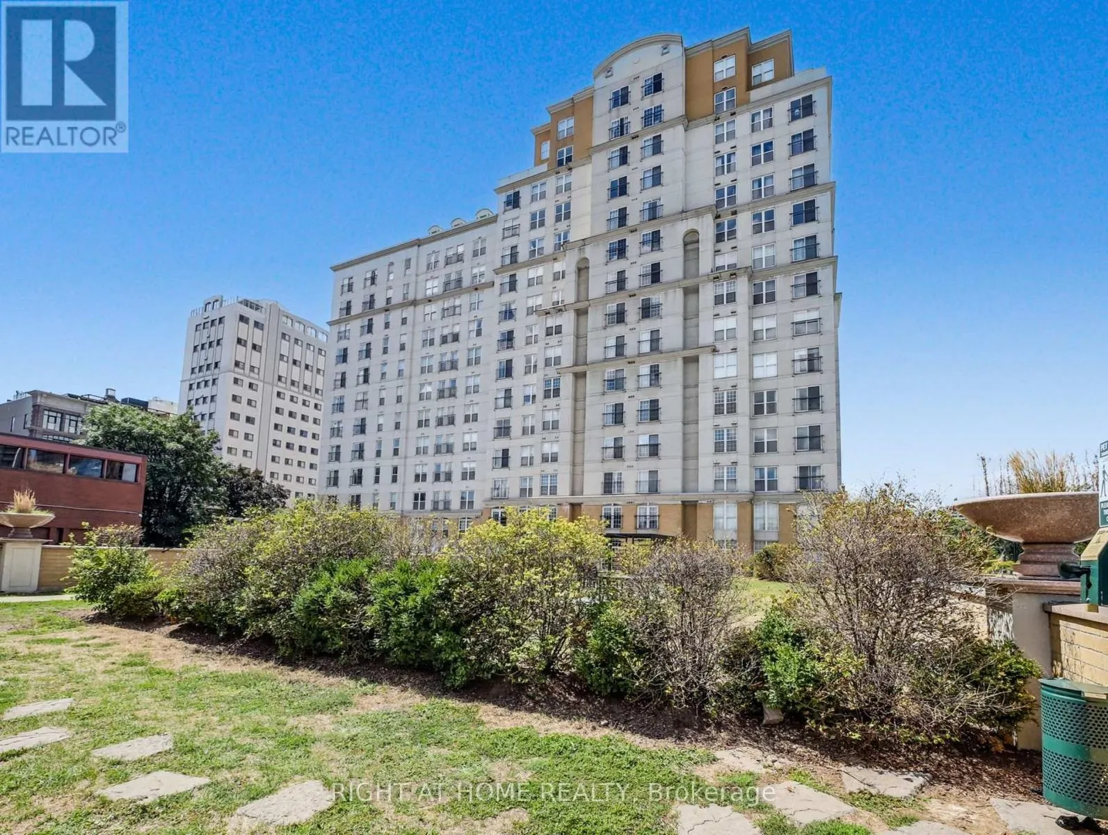311 - 135 JAMES STREET
