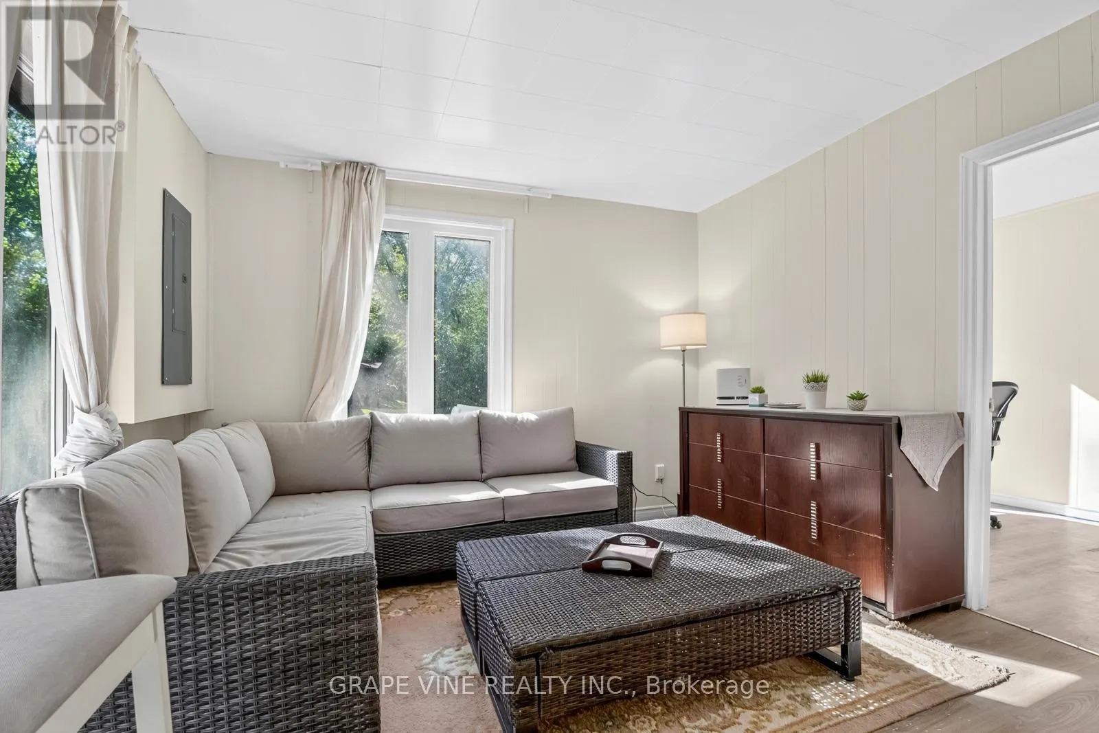 125 HUNTER CRESCENT