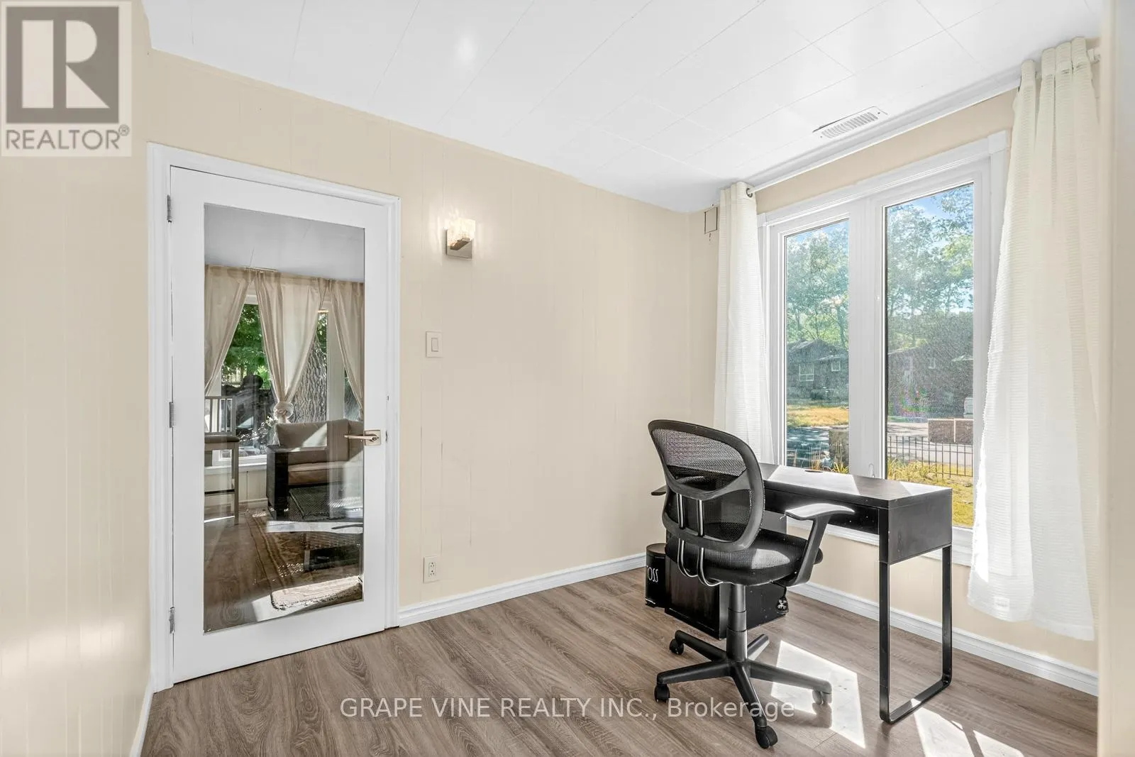 125 HUNTER CRESCENT