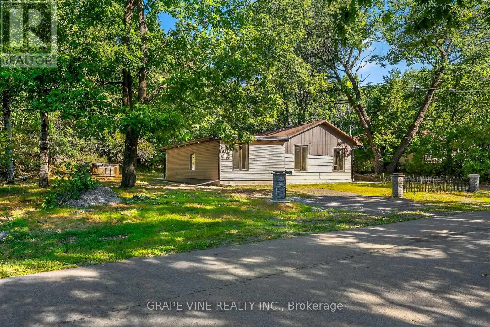 125 HUNTER CRESCENT