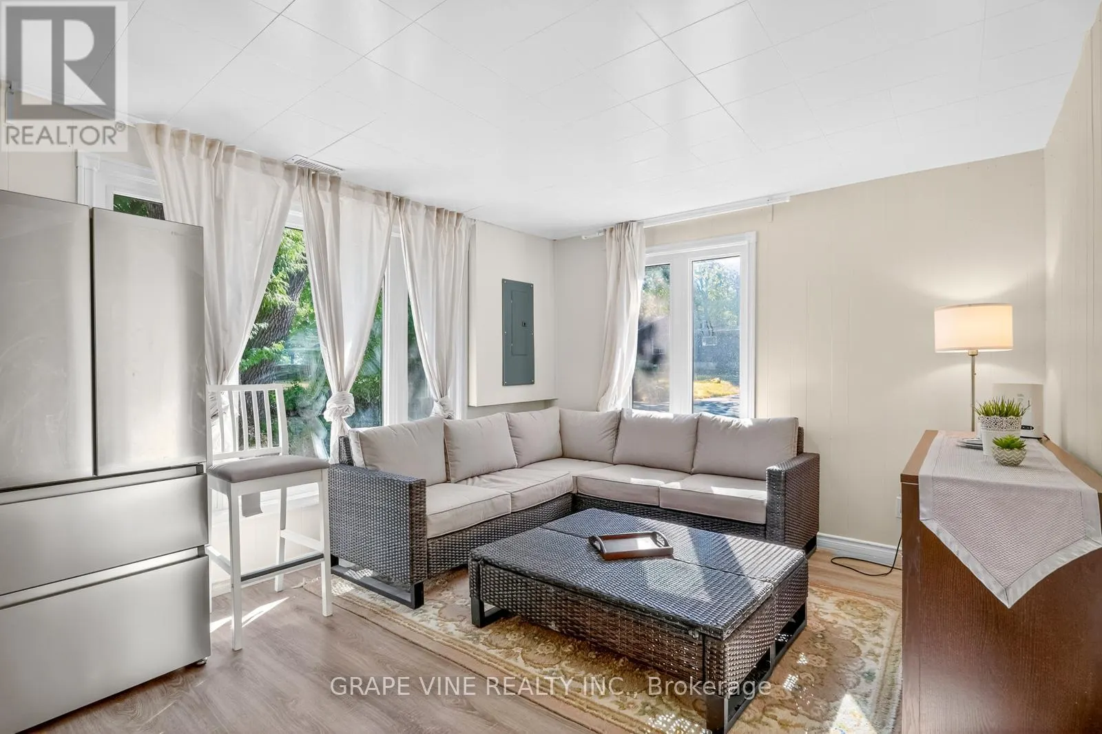 125 HUNTER CRESCENT