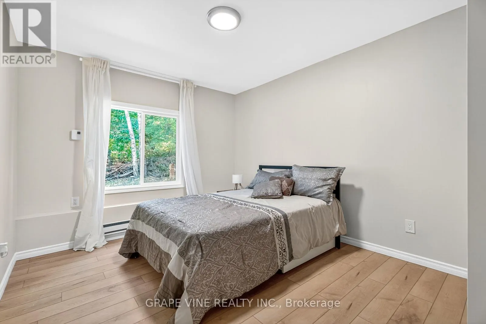 125 HUNTER CRESCENT