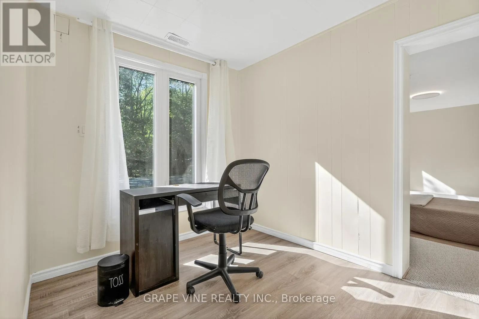 125 HUNTER CRESCENT