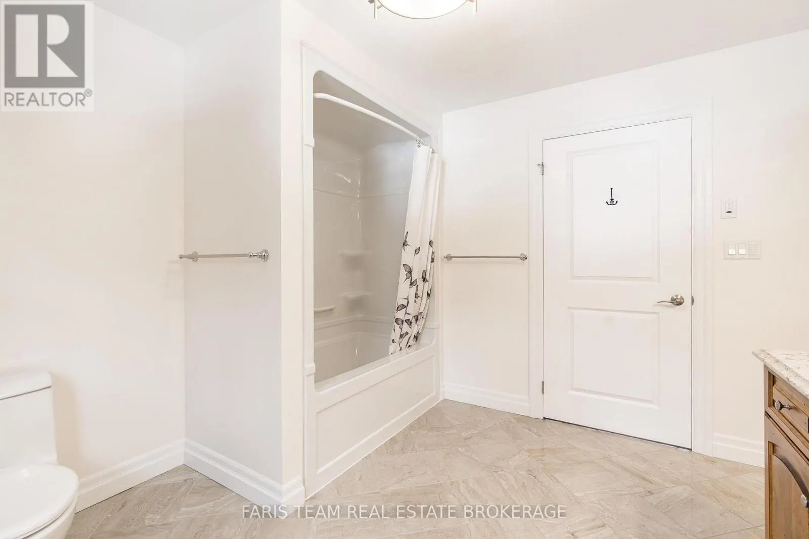 156 DEERFOOT TRAIL