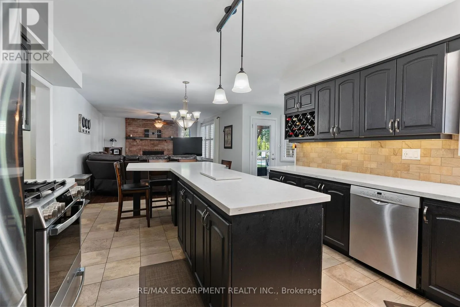 17 KINTYRE COURT