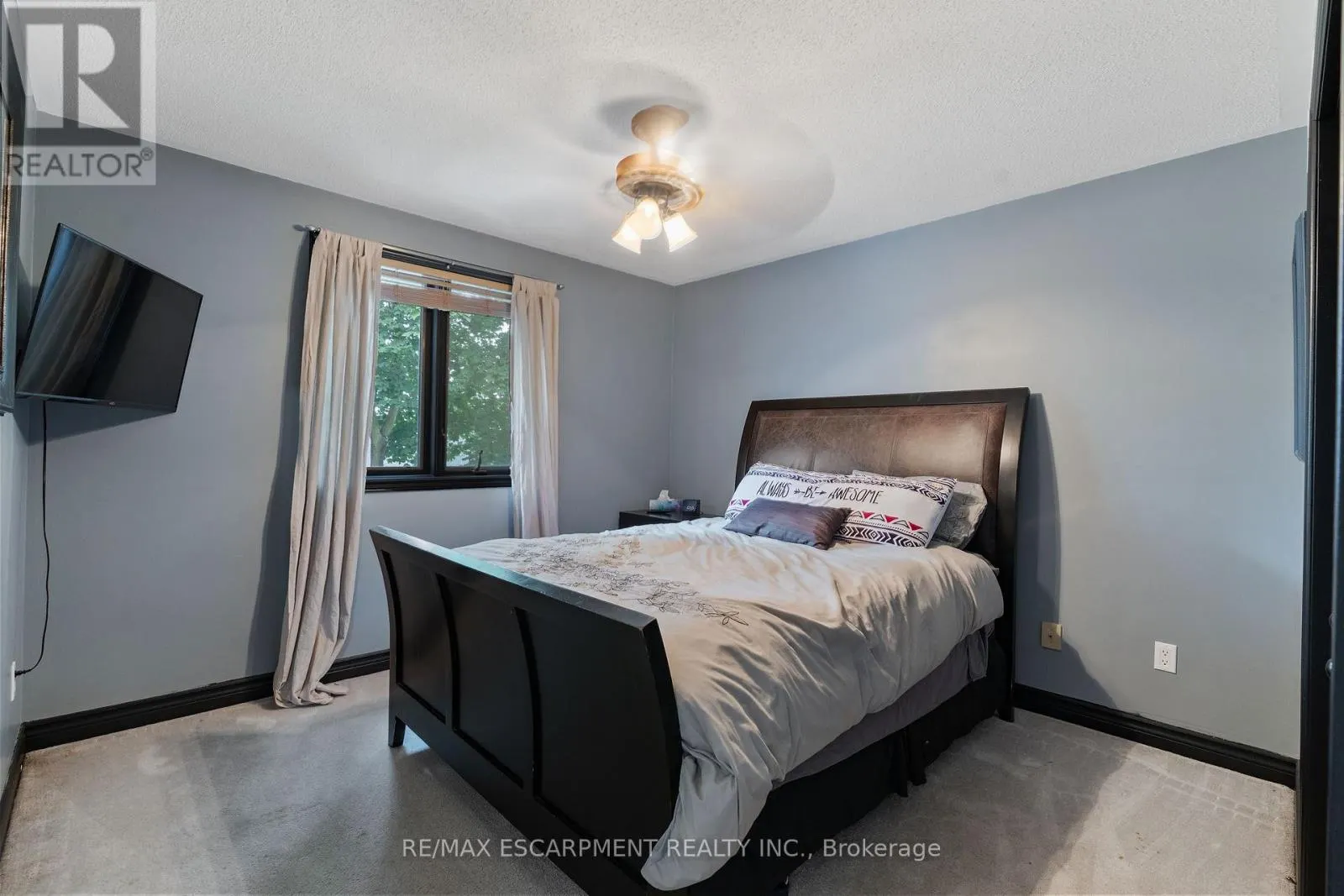 17 KINTYRE COURT