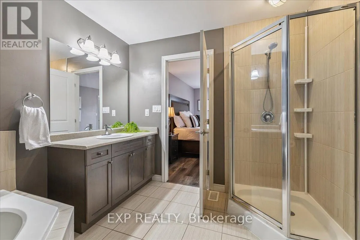 # 39 - 6 CHESTNUT DRIVE