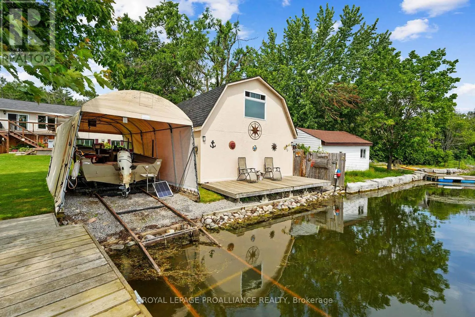 8 - 190 INGHAM ROAD, #8