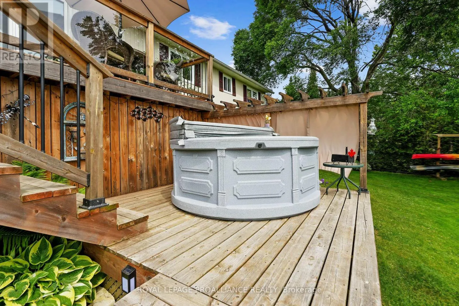 8 - 190 INGHAM ROAD, #8