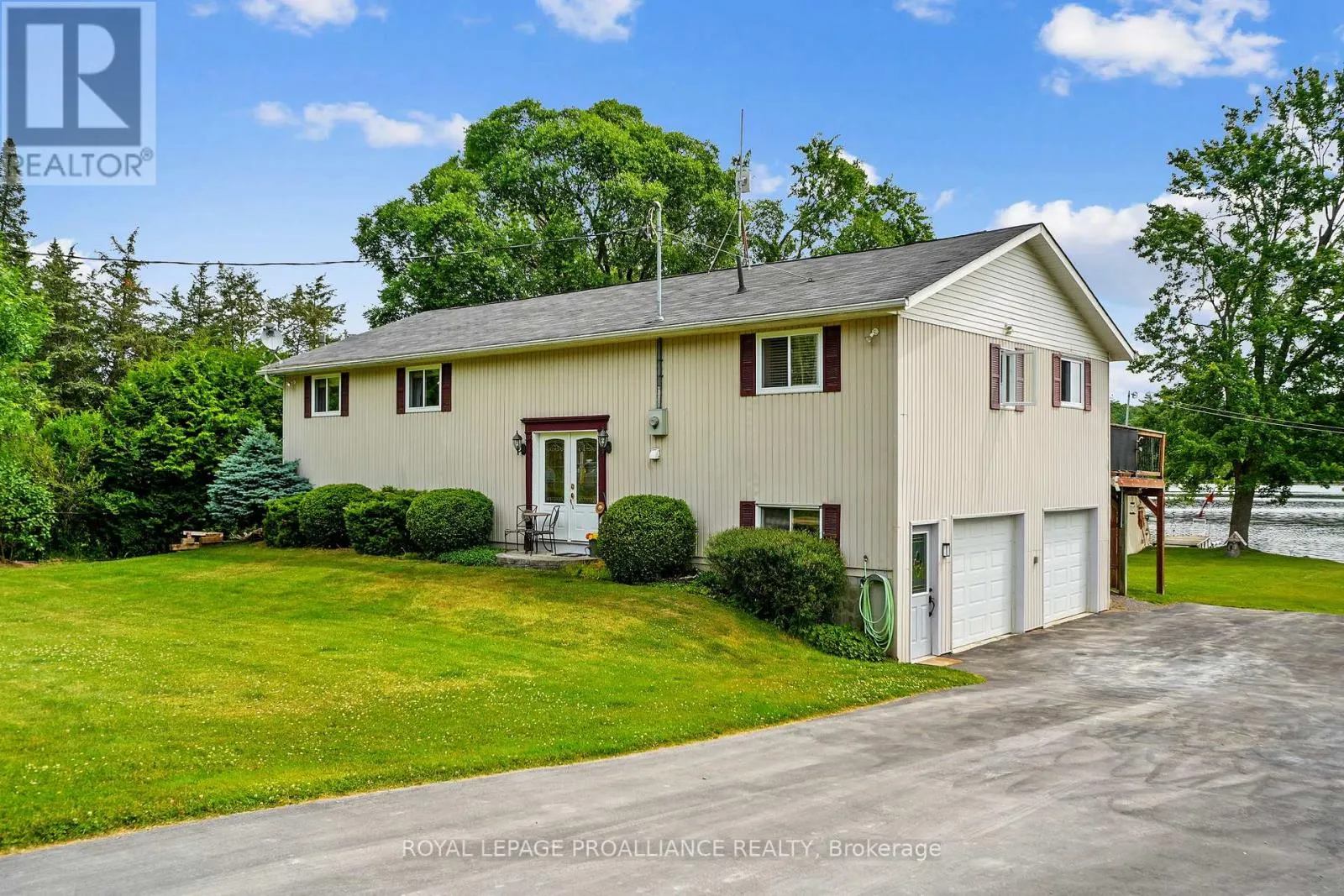 8 - 190 INGHAM ROAD, #8