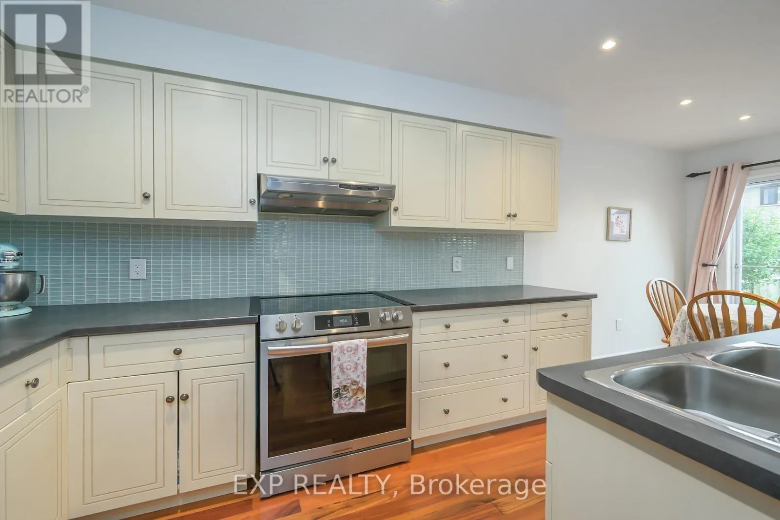 1835 REILLY WALK