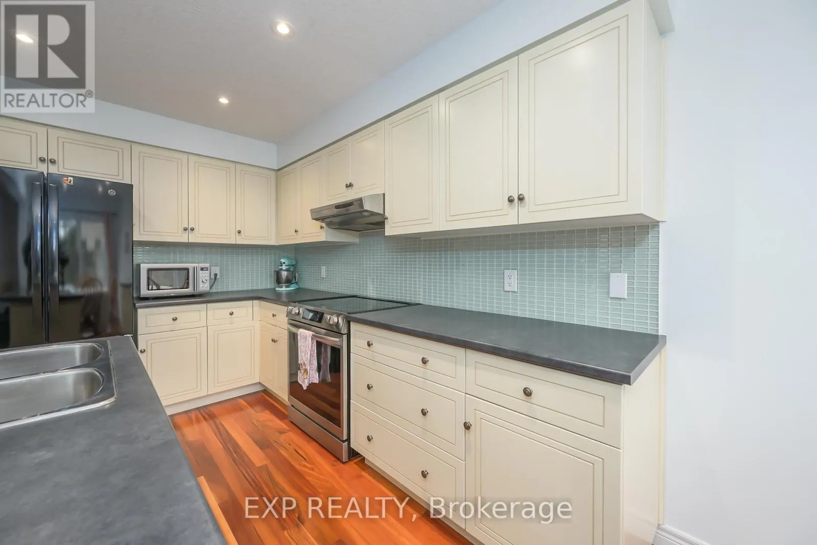 1835 REILLY WALK