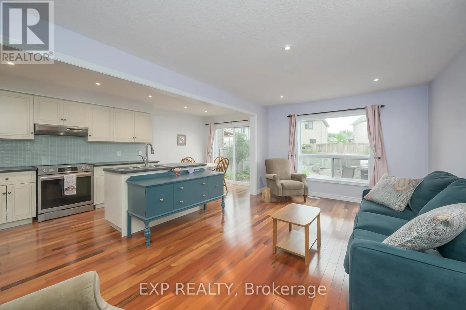 1835 REILLY WALK