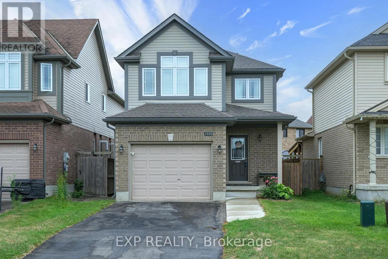 1835 REILLY WALK