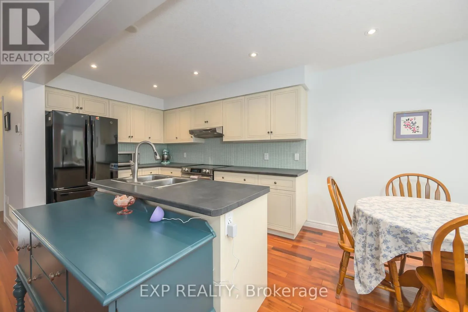 1835 REILLY WALK