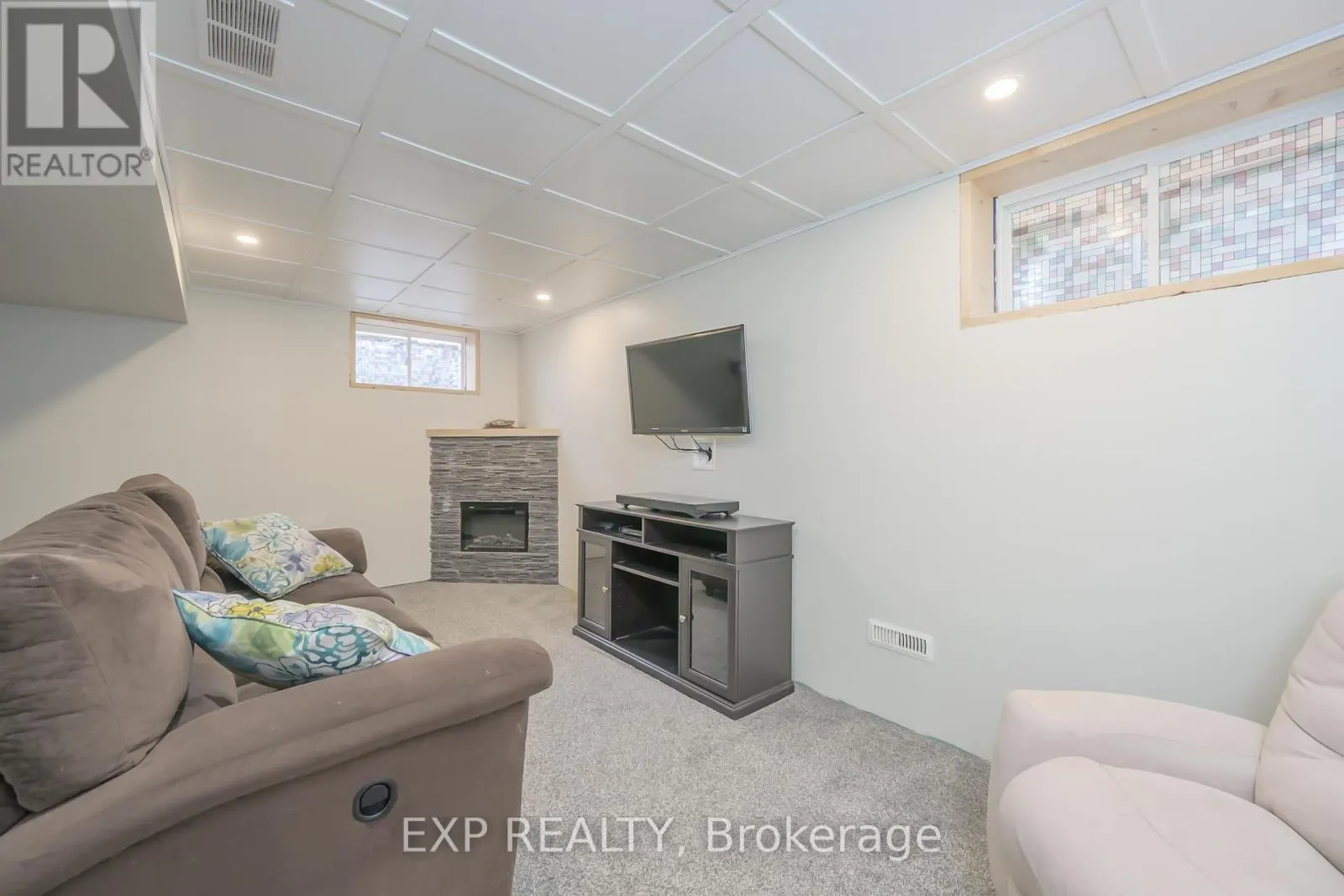 1835 REILLY WALK