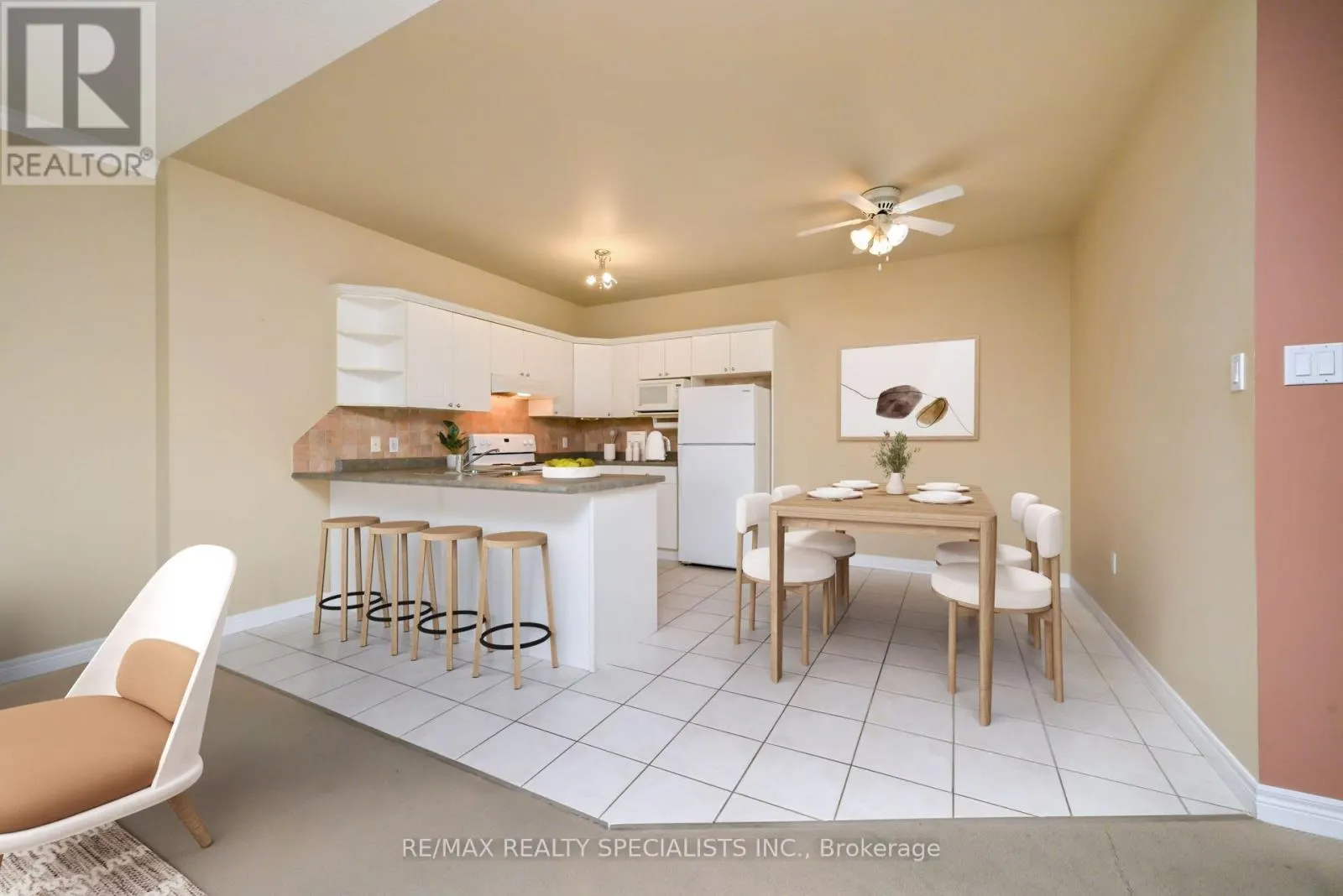 505 - 60 WYNDHAM STREET S
