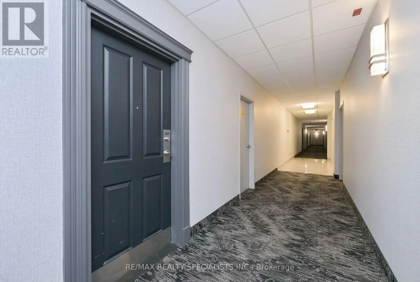 505 - 60 WYNDHAM STREET S