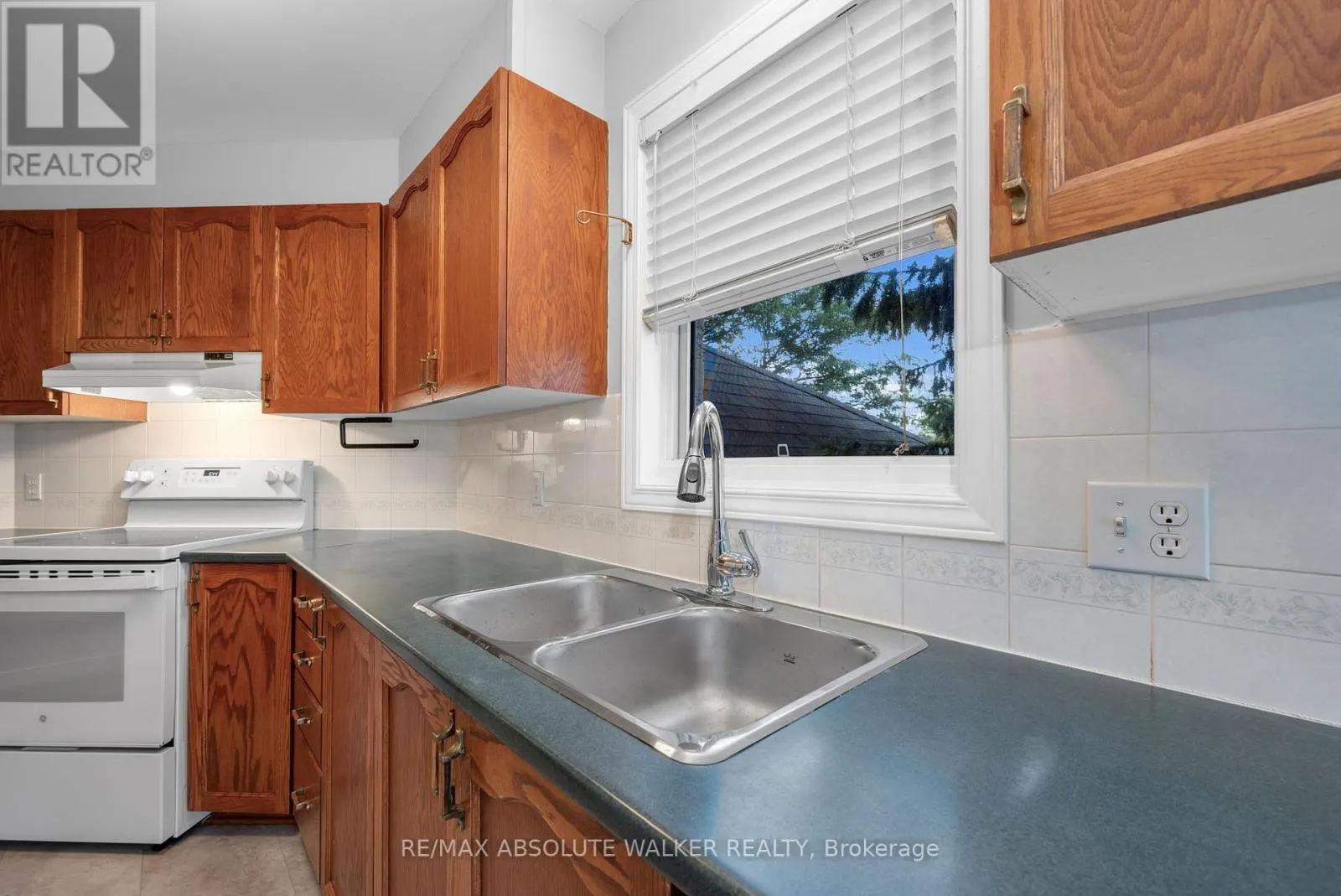 1673 LOCKSLEY LANE