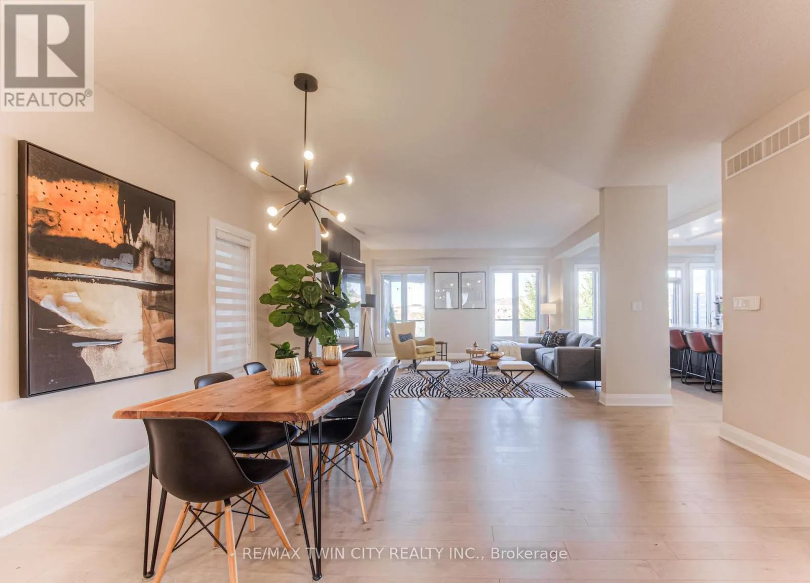 904 THOMAS PEDDER COURT