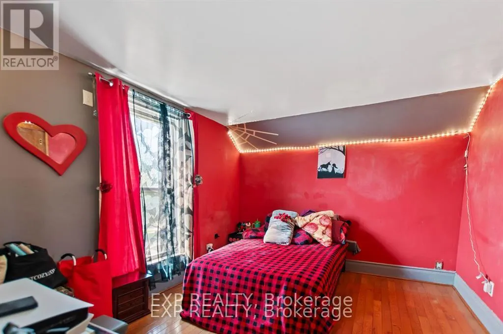 21 LINCOLN AVENUE