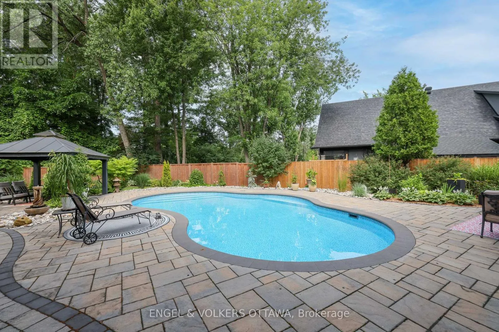 25 KAYMAR DRIVE