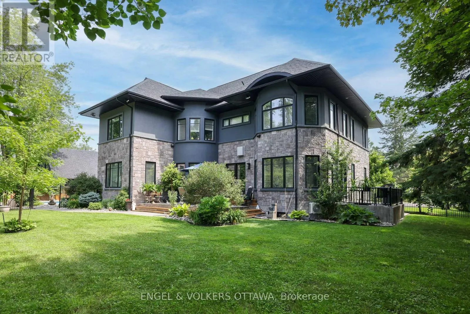 25 KAYMAR DRIVE