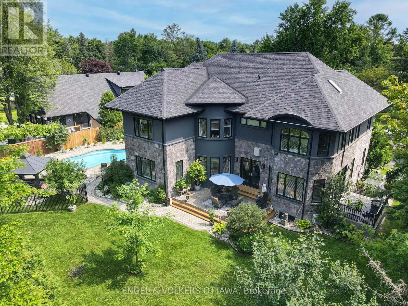 25 KAYMAR DRIVE