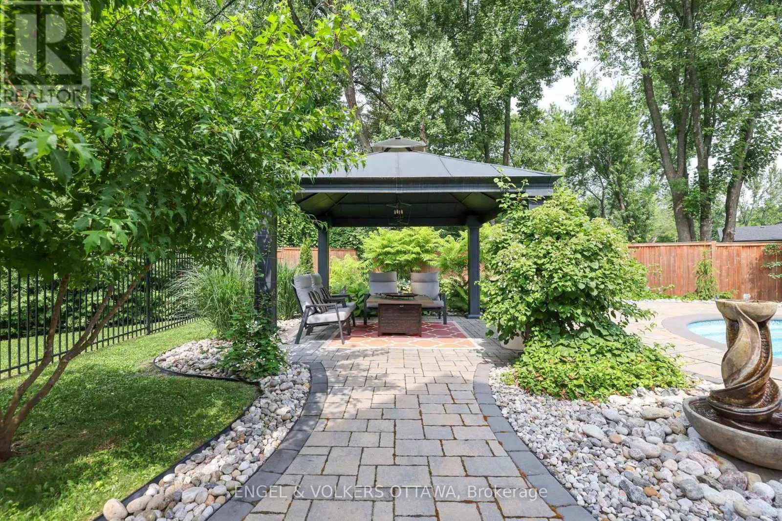25 KAYMAR DRIVE
