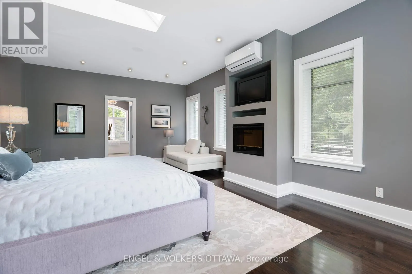 25 KAYMAR DRIVE
