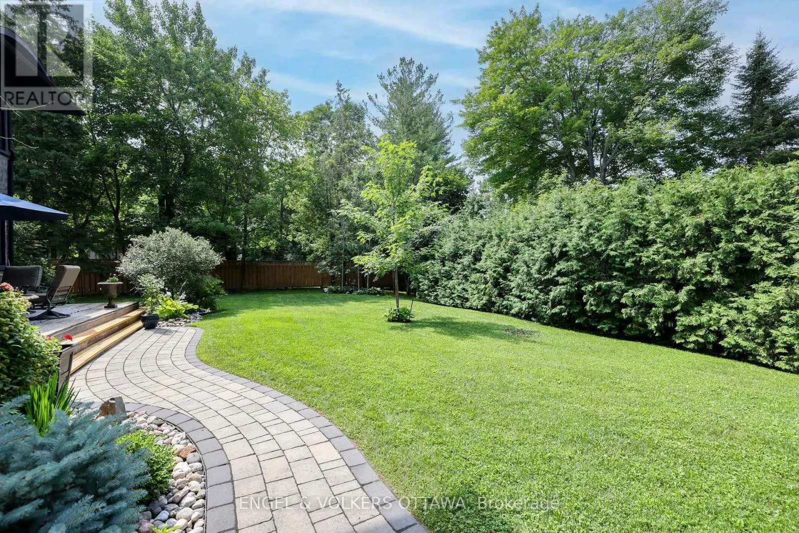 25 KAYMAR DRIVE