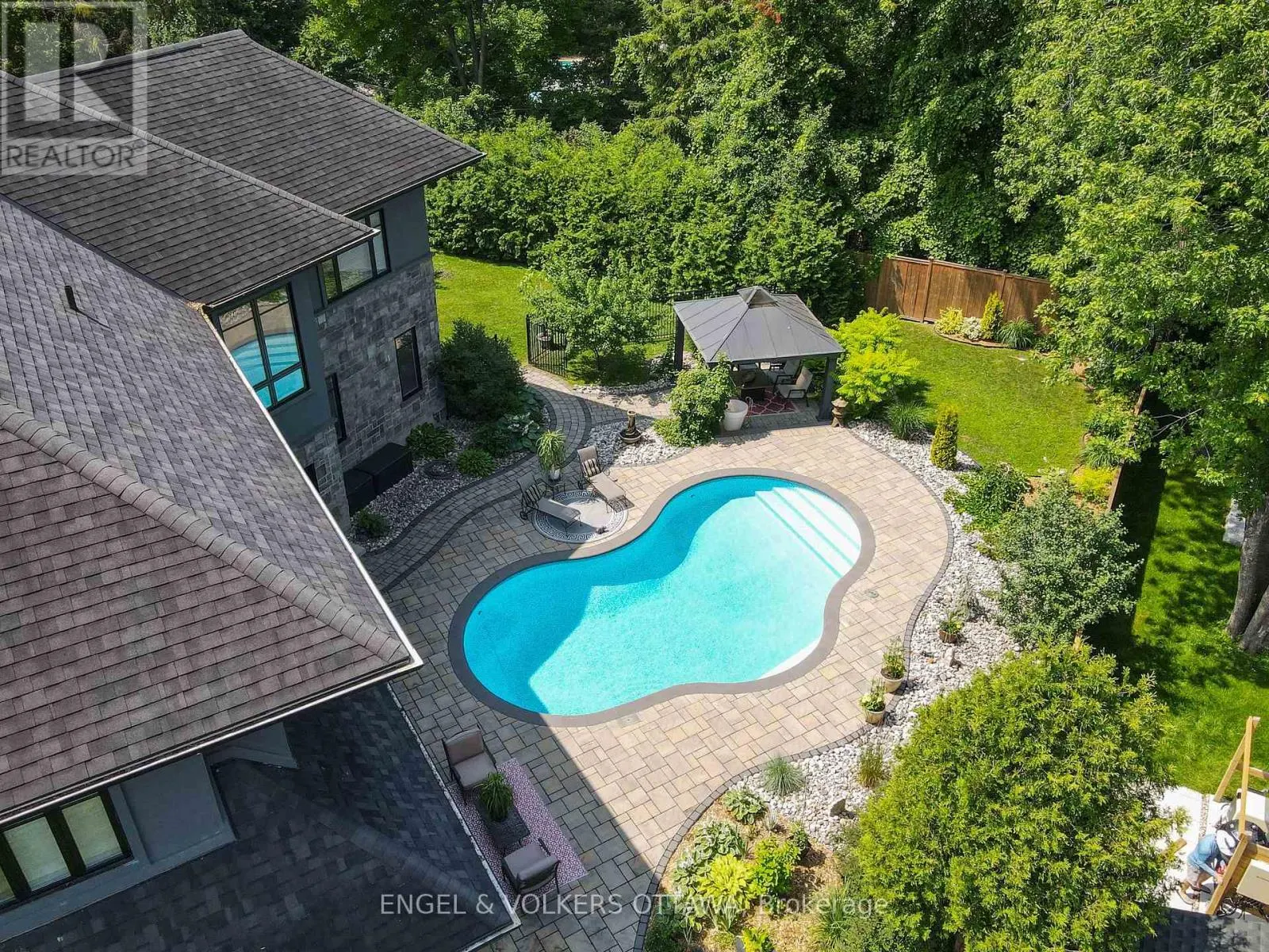 25 KAYMAR DRIVE