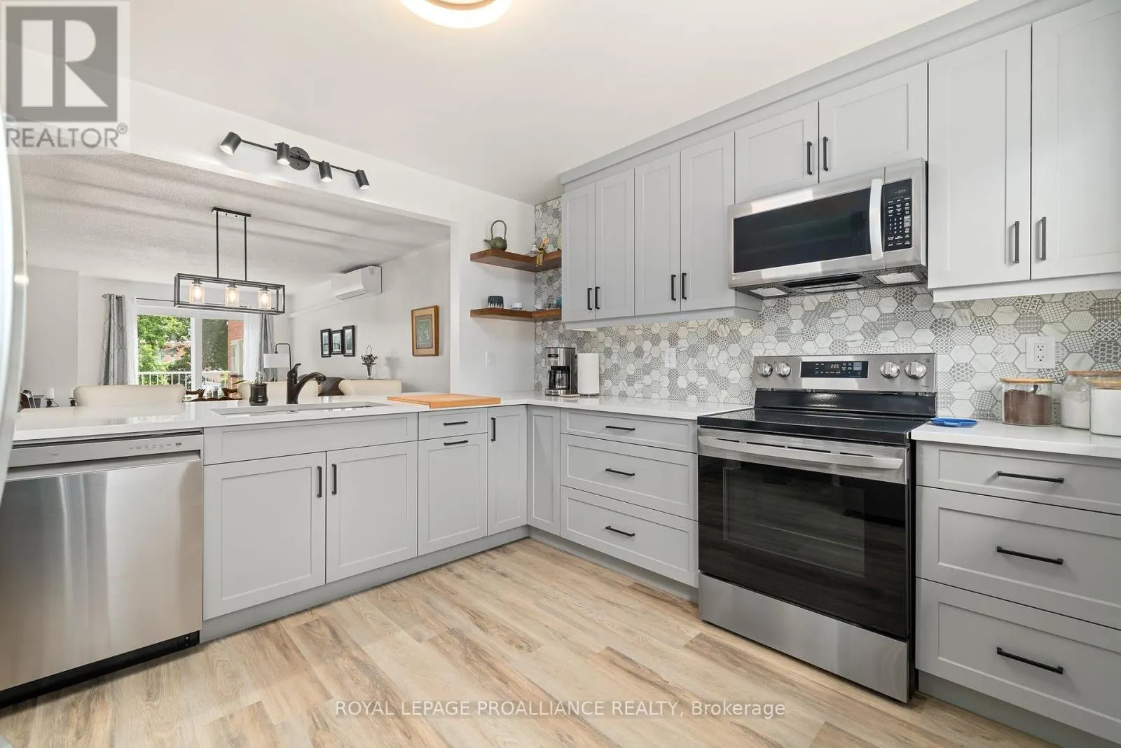 12 - 179 HERCHIMER AVENUE, #12