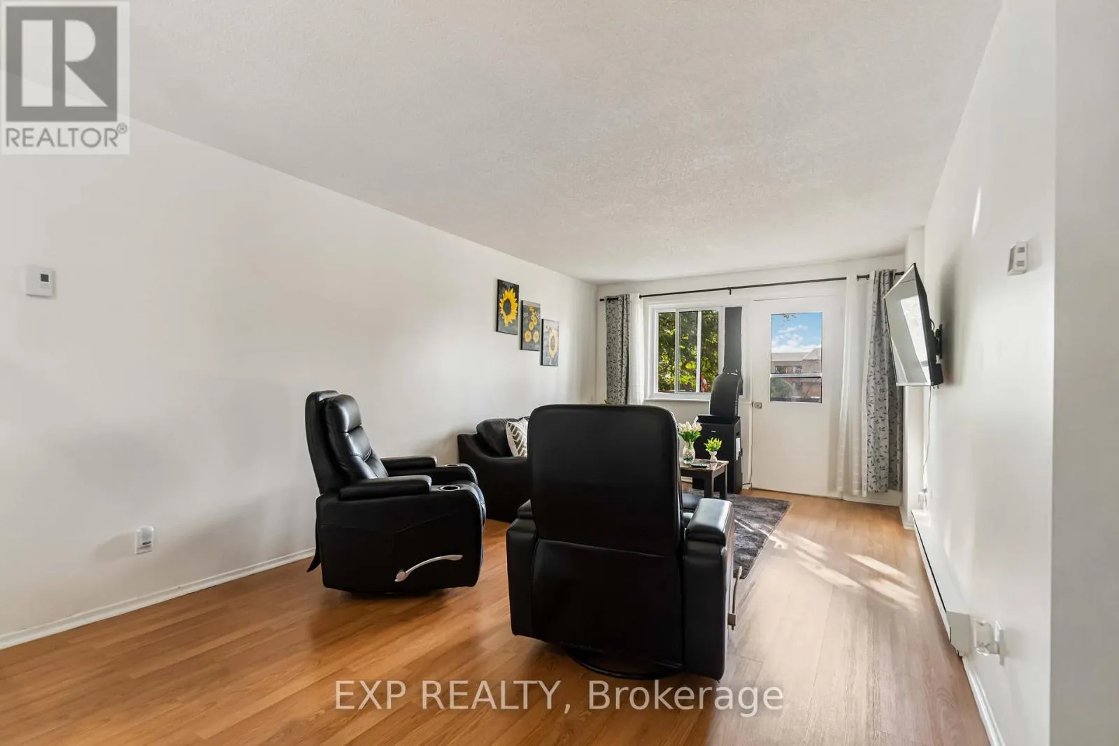 3 - 1035 CARTIER BOULEVARD