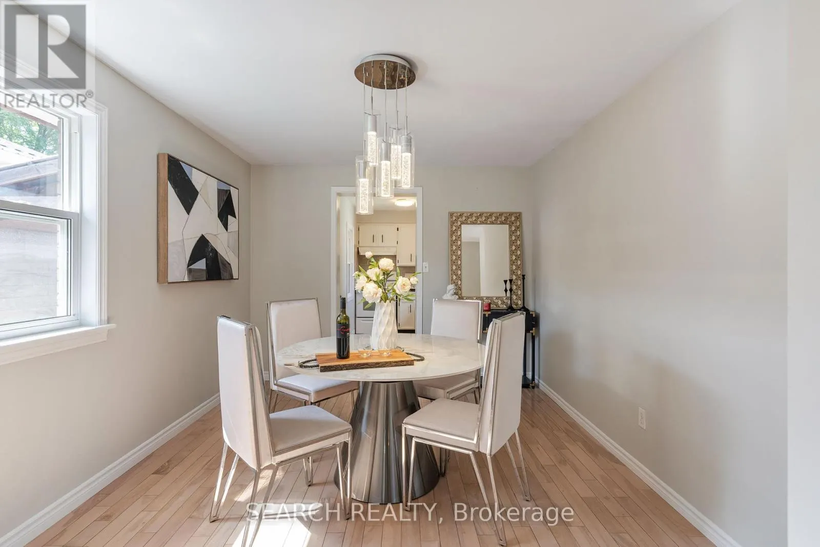 82 SOUTHMOOR DRIVE