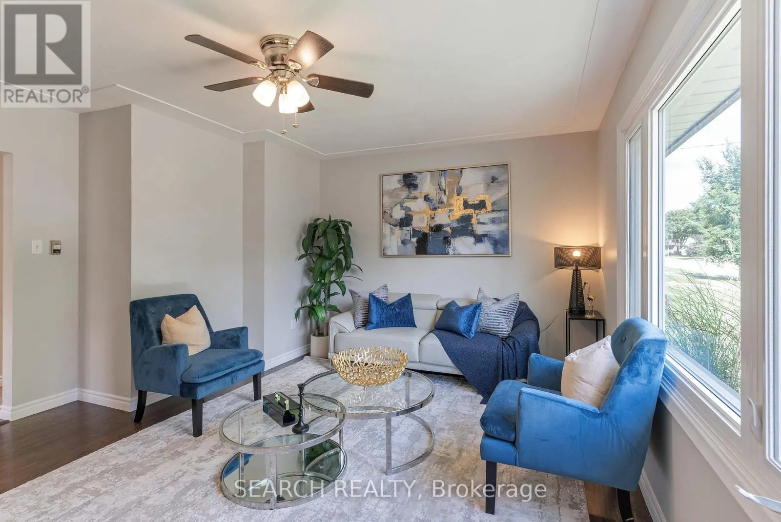 82 SOUTHMOOR DRIVE