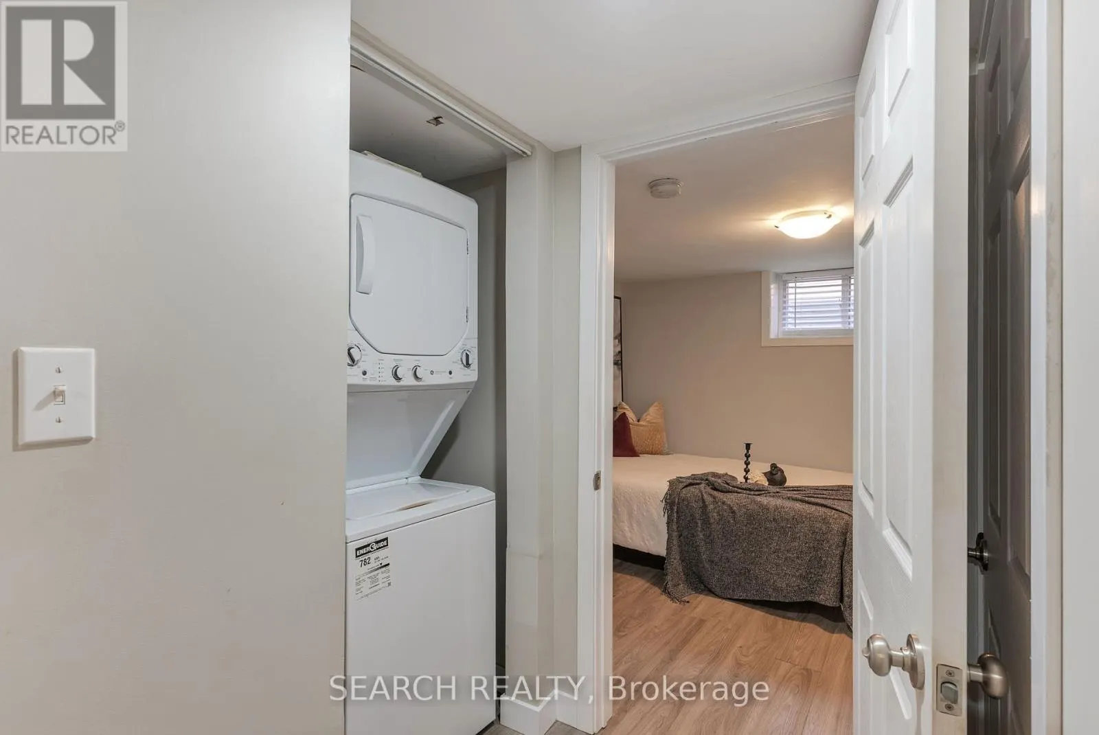 82 SOUTHMOOR DRIVE
