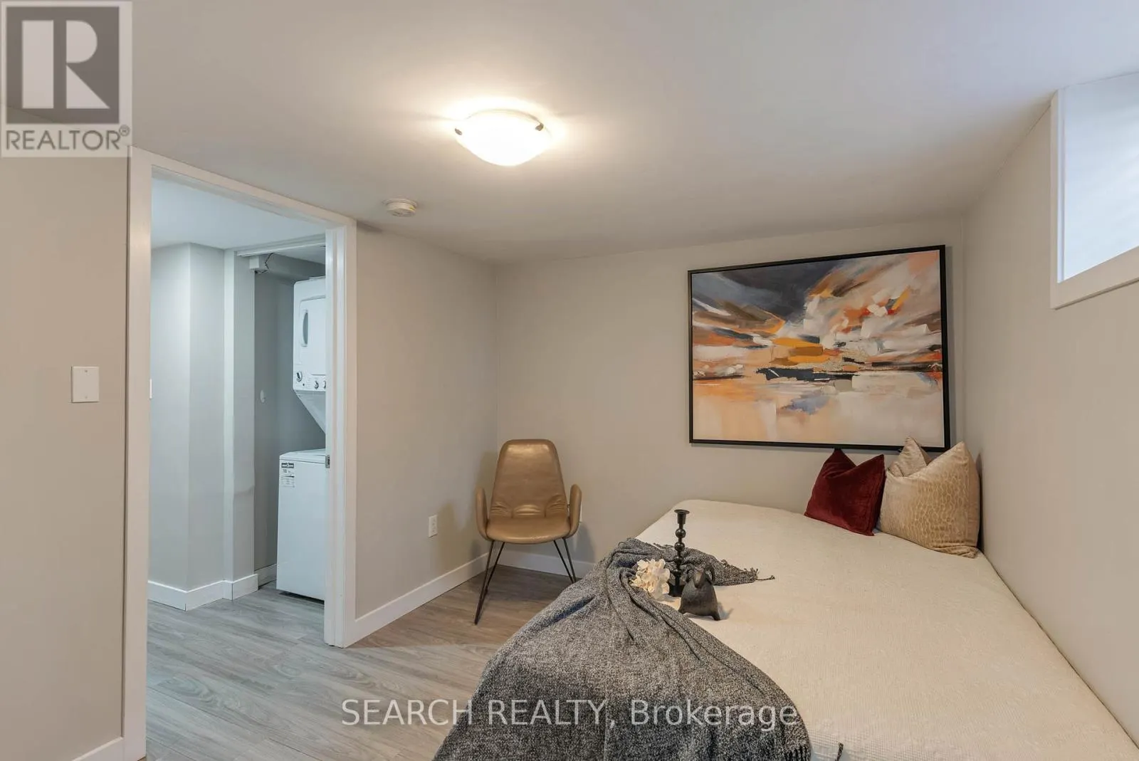 82 SOUTHMOOR DRIVE