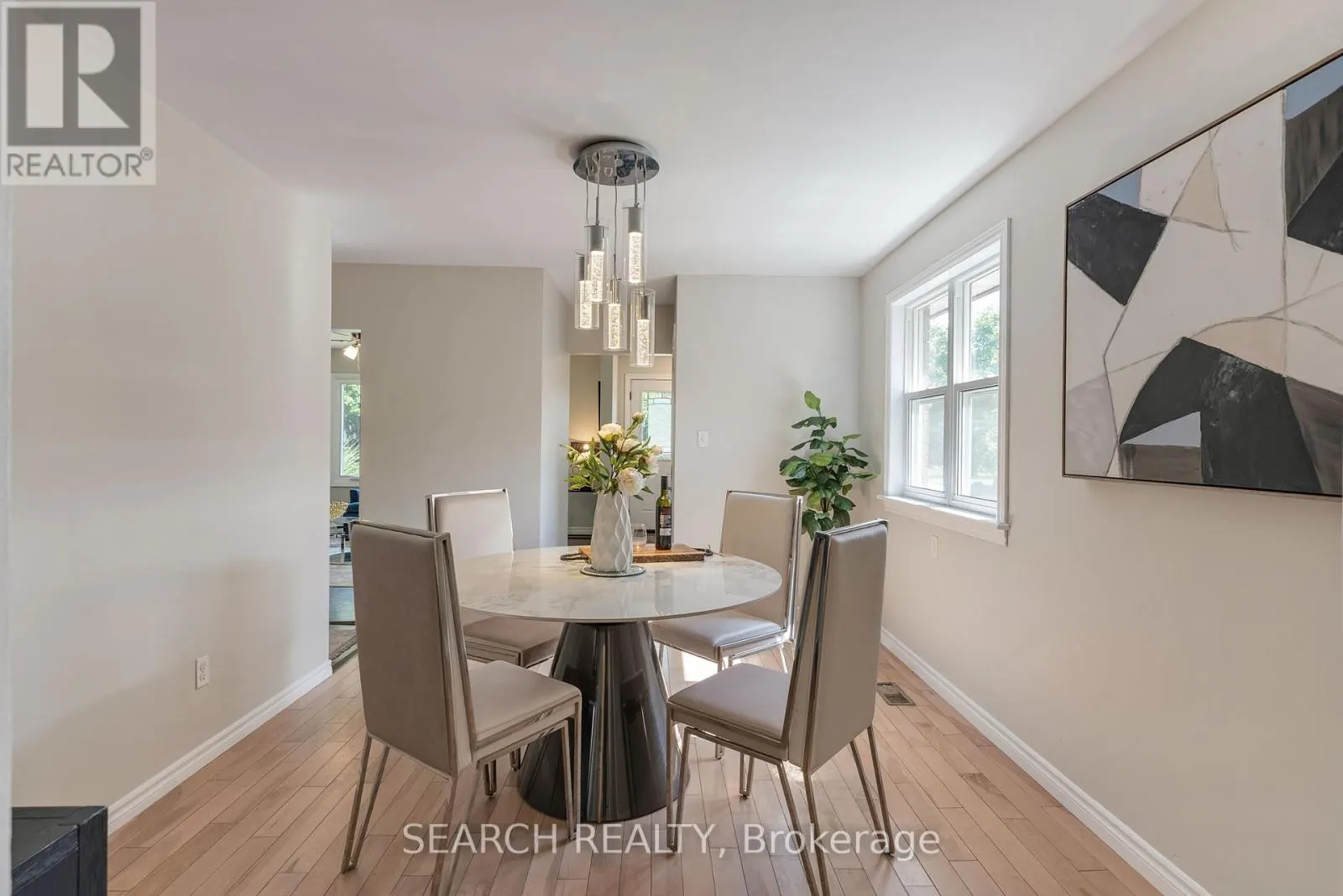 82 SOUTHMOOR DRIVE